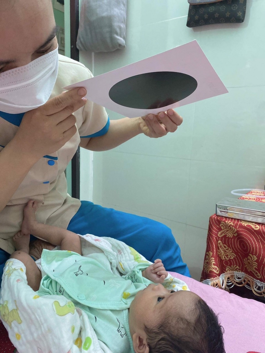 Chăm sóc mẹ và bé sau sinh