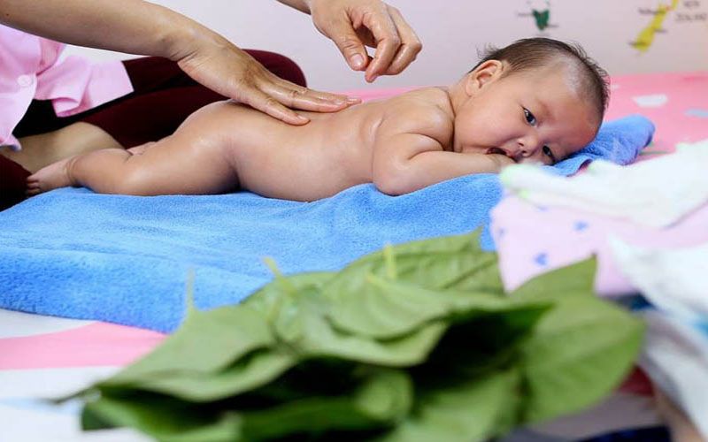 Chăm sóc mẹ và bé sau sinh